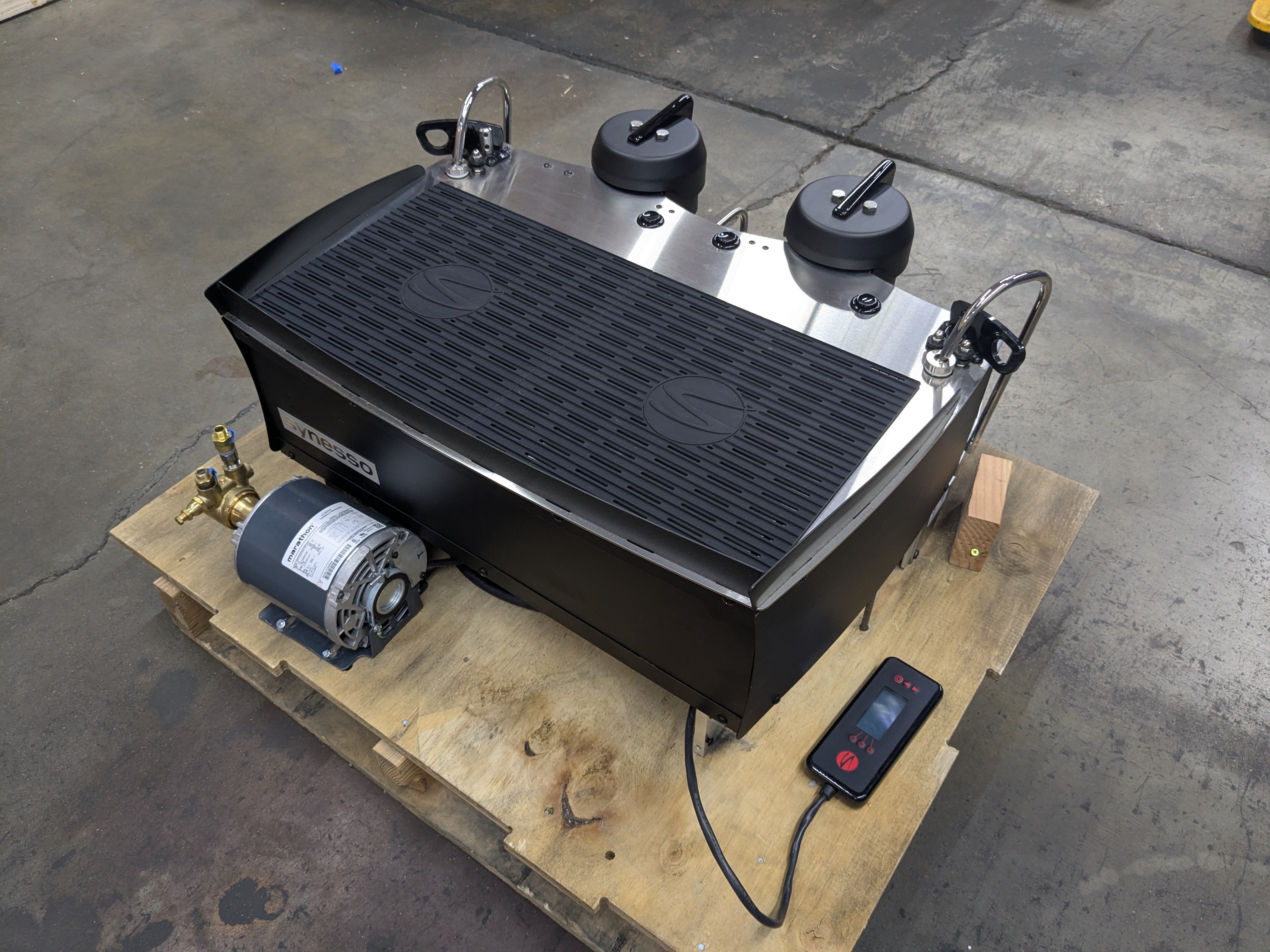 USED: Synesso S-200 Refresh - 2 Group - Black - Commercial Espresso Machine